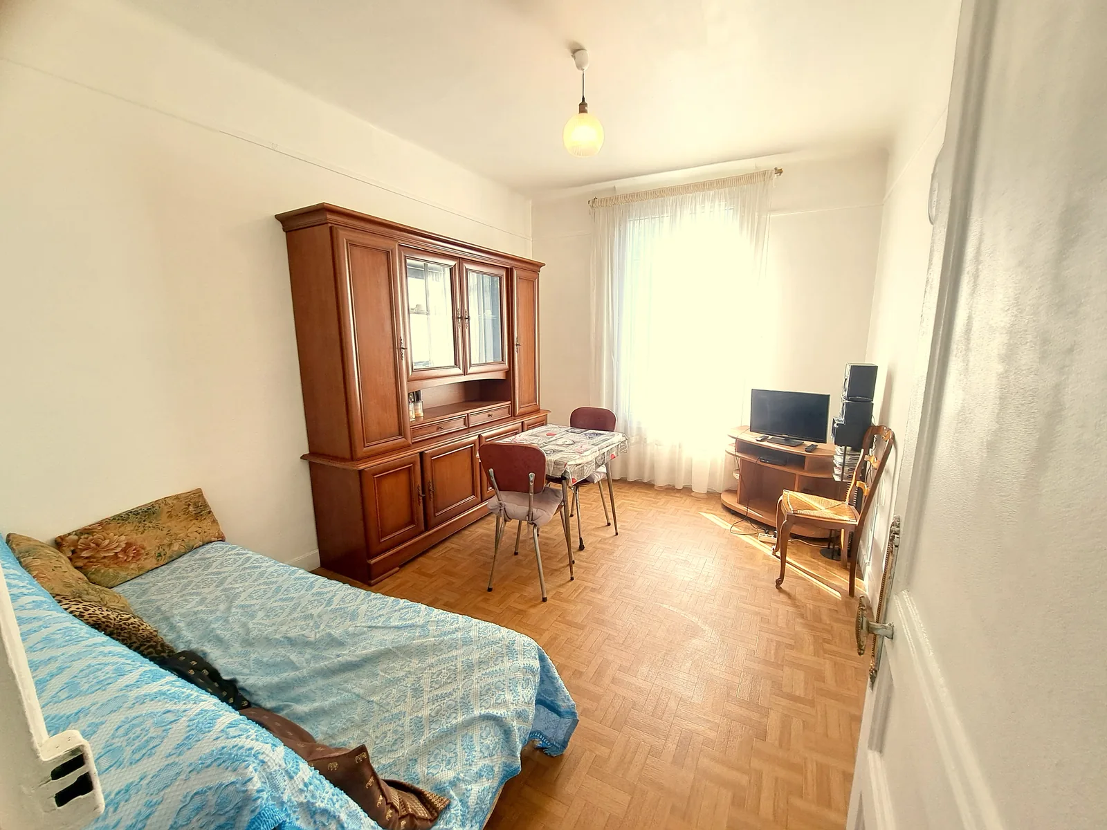 Séjour d'un appartement 2 pièces quartier Gabriel Péri